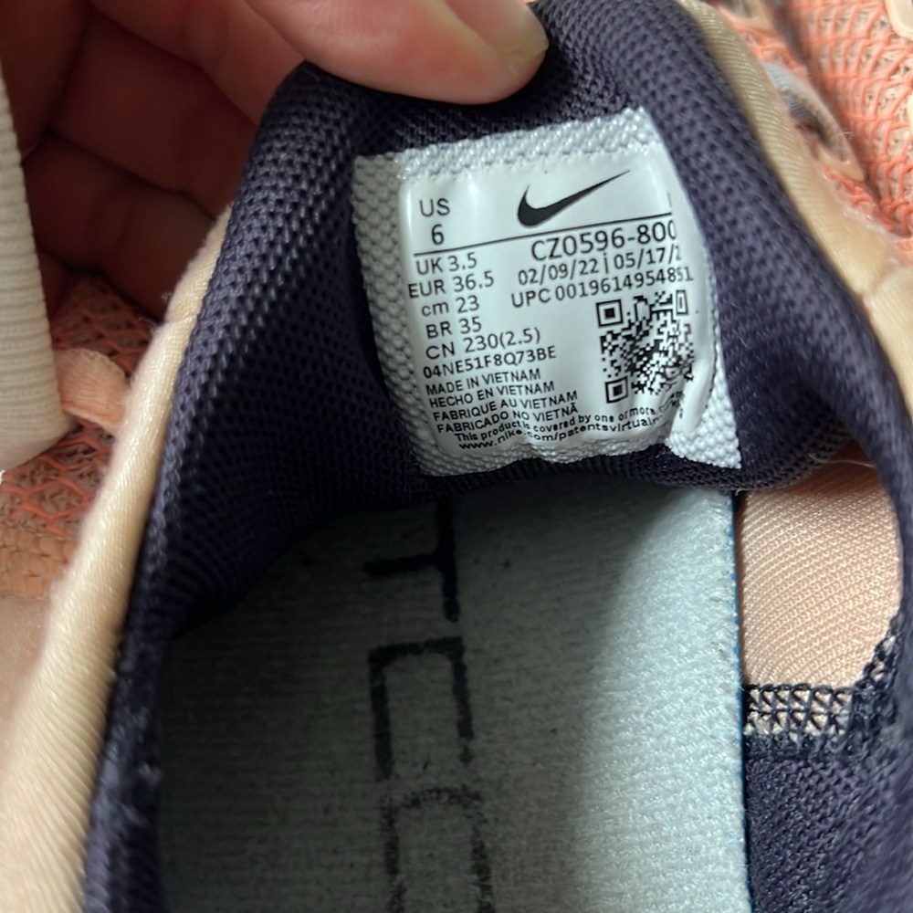 Nike Metcons Rare Color-Scheme - image 4